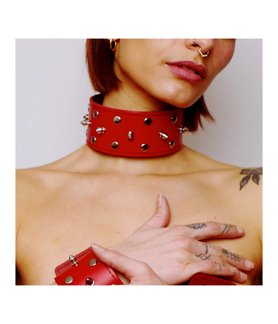 Collier en cuir avec pics Rouge