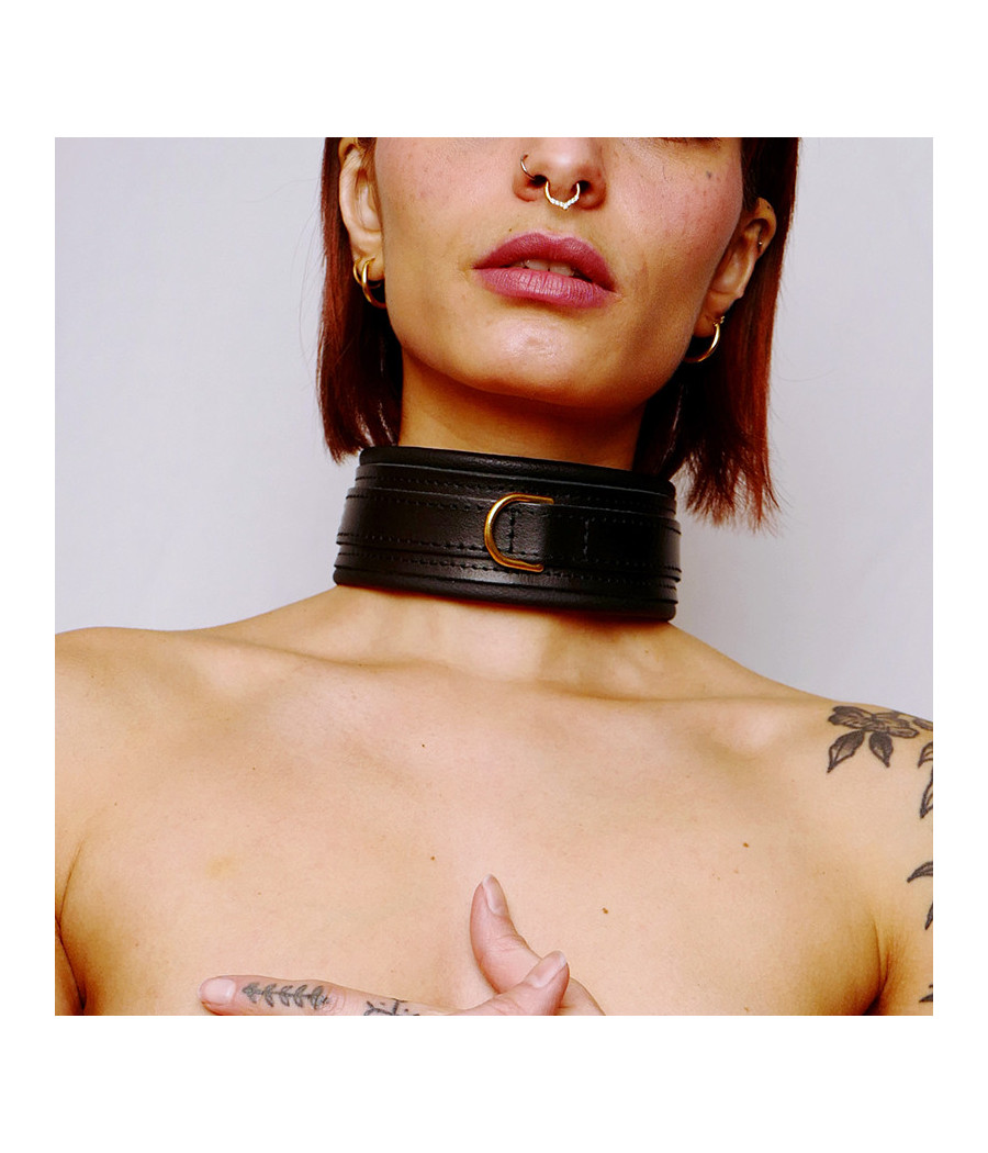 Collier en cuir molletonné et attaches Dorées