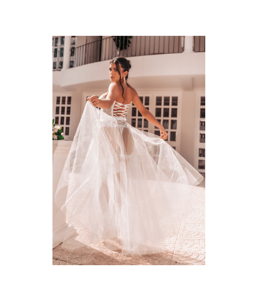 Ensemble 4 pièces blanc, bustier, string et 2 jarretières 