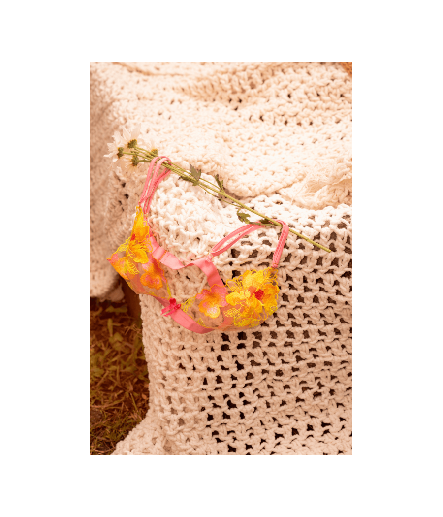 Ensemble lingerie rose et jaune en maille transparente brodée – Mapalé