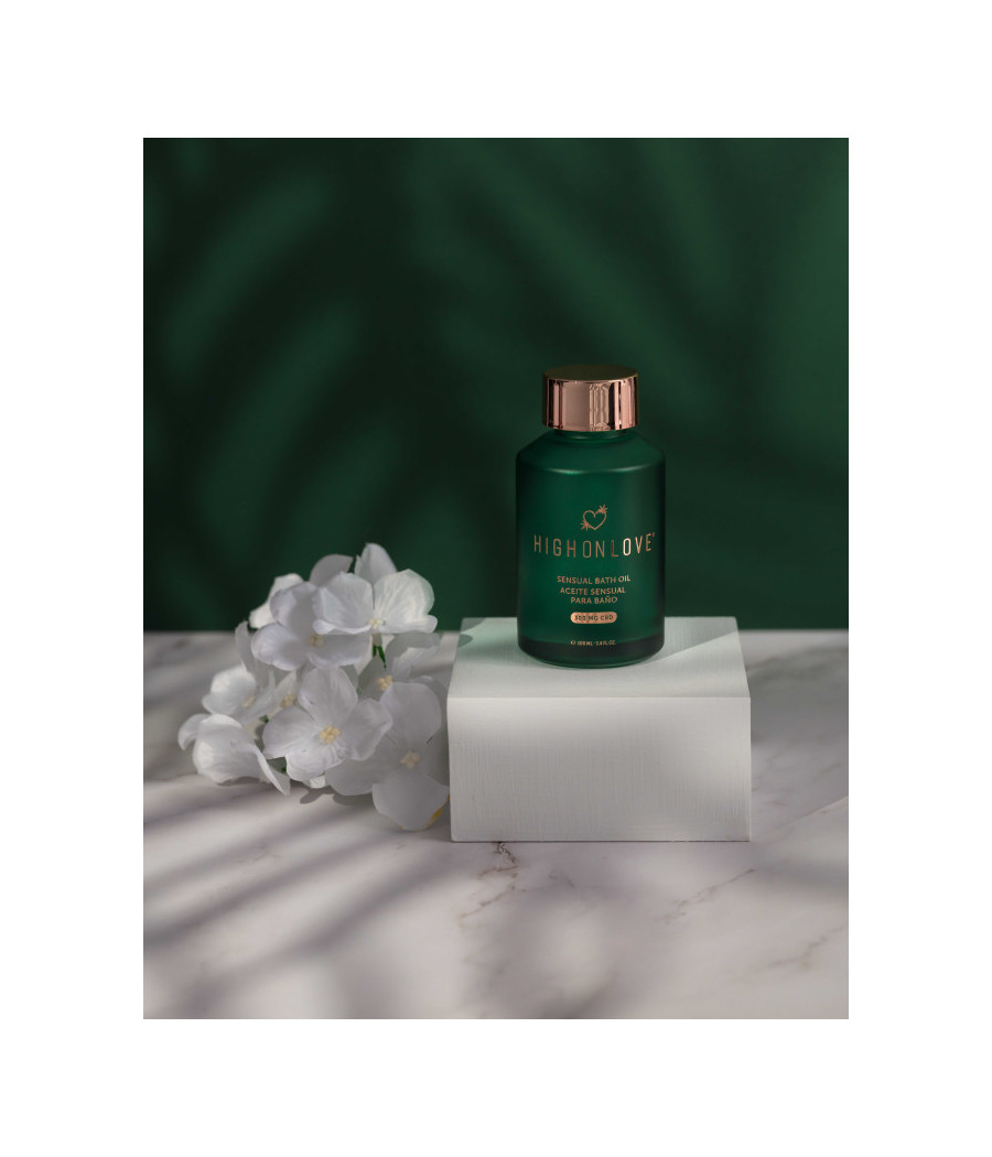 Huile de bain sensuelle avec 300 mg de CBD - 100 ml